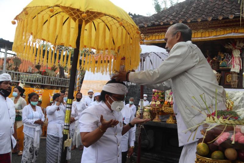 Bupati Giri Prasta Hadiri Puncak Karya Ngenteg Linggih Di Pura Puseh ...